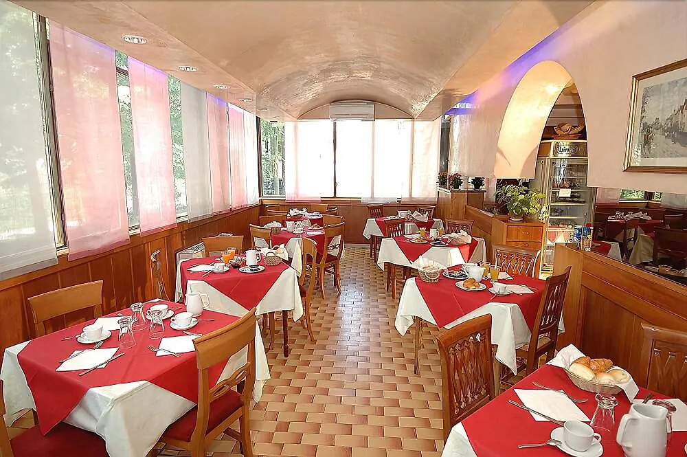 **  Hotel Primavera Mestre Italia